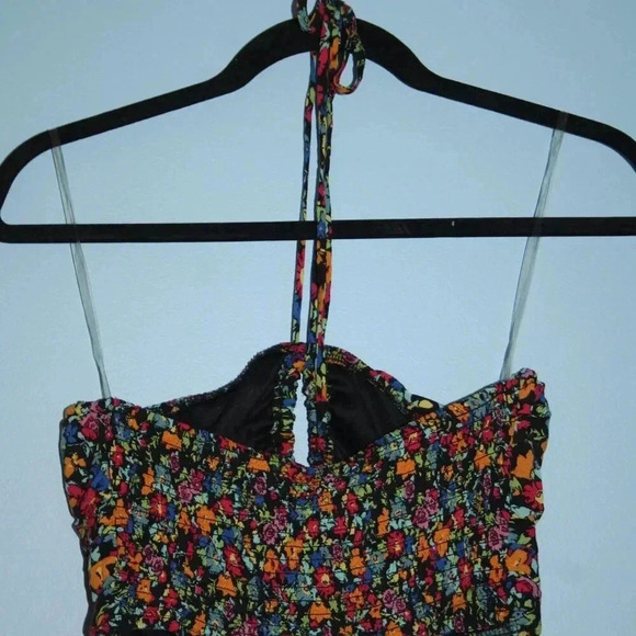 Wild Fable Black Floral Print Halter Top Sized Medium - Picture 14 of 16